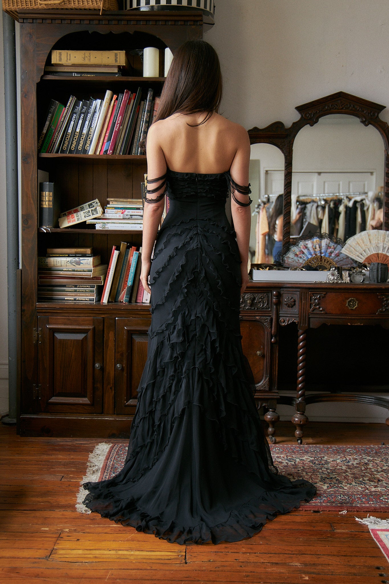 Cascading Ruffle Gown Noir Lined